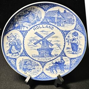 Vintage Holland Michigan souvenir plate blue & white made in Japan 9 1/4"